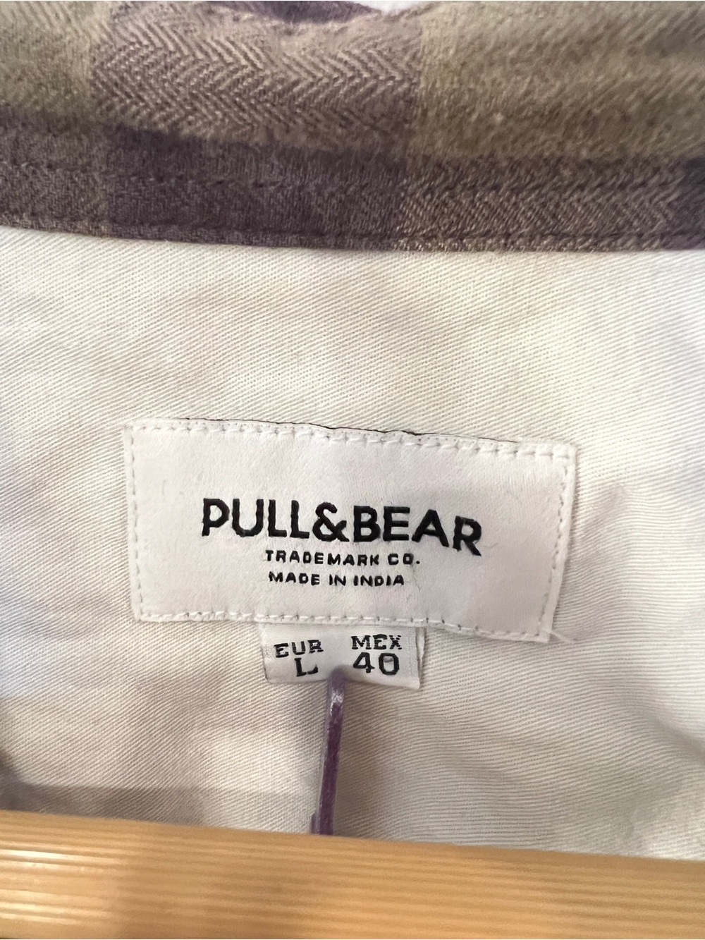 Pull&Bear Men's Purple and Beige Plaid Button-Down Shirt - Picture 2 of 3